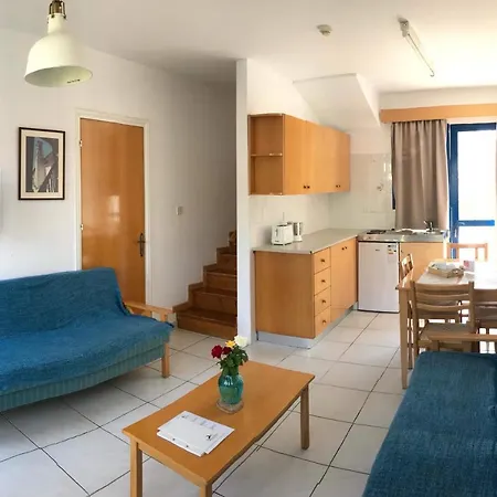 Bay View 3* Polis