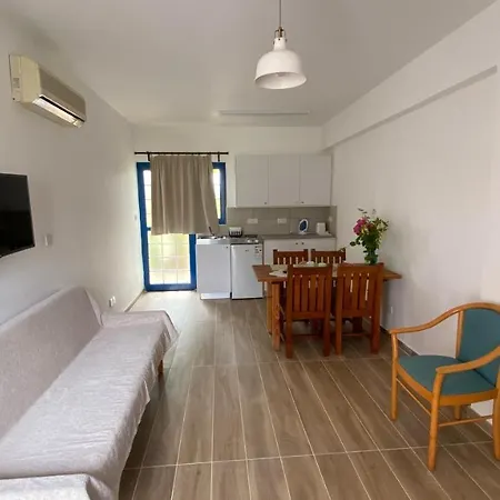 Aparthotel Bay View 3*