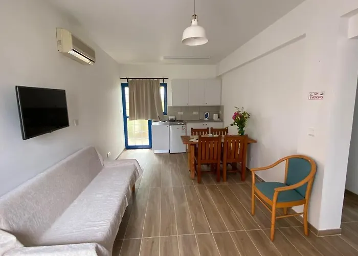 Aparthotel Bay View 3*